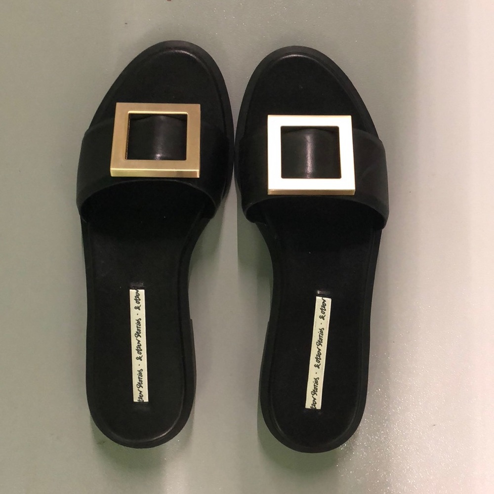 Size 8 & Other Stories black slides